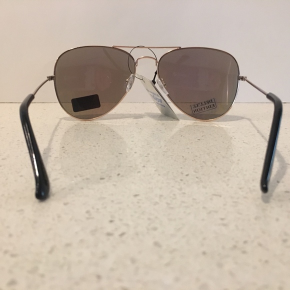 Mirrored Aviator Sunglasses w/ Case & Cloth - NWT - Picture 4 of 7